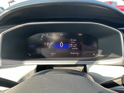 2025 Volkswagen Taos SE 4MOTION