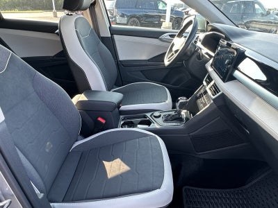 2025 Volkswagen Taos SE 4MOTION