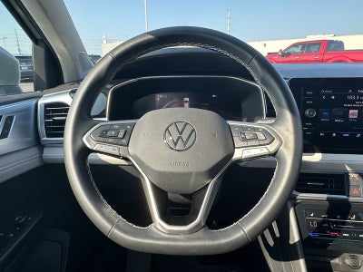 2025 Volkswagen Taos SE 4MOTION