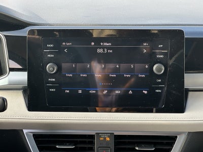 2025 Volkswagen Taos SE 4MOTION