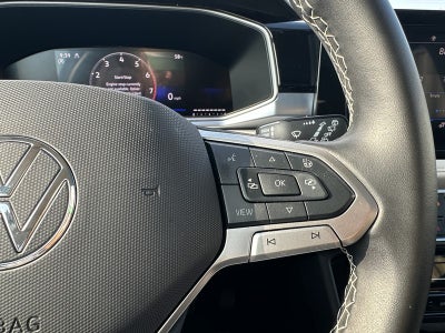 2025 Volkswagen Taos SE 4MOTION