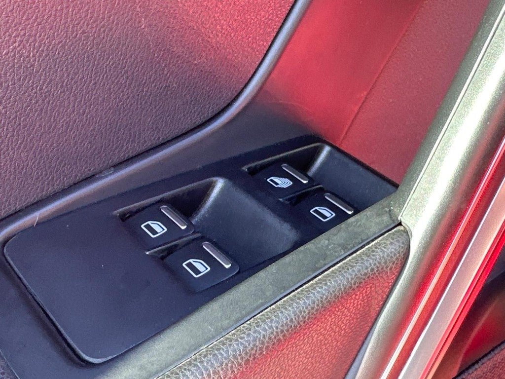 2018 Volkswagen Beetle Convertible SE Auto