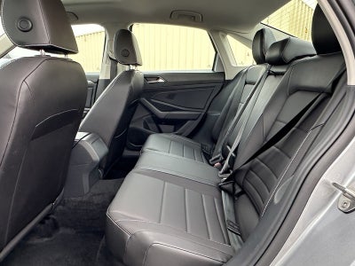 2023 Volkswagen Jetta SE Auto