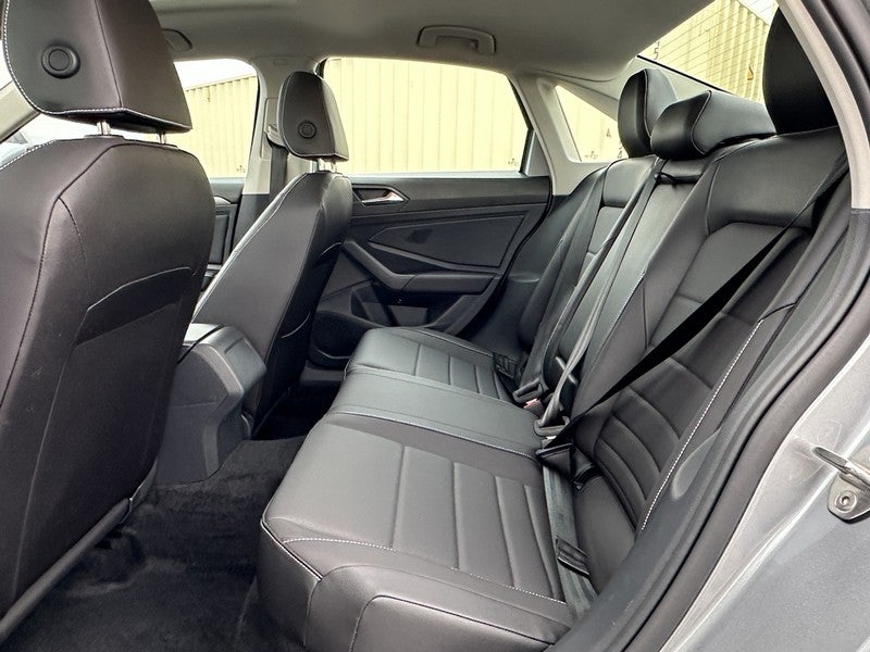 2023 Volkswagen Jetta SE Auto