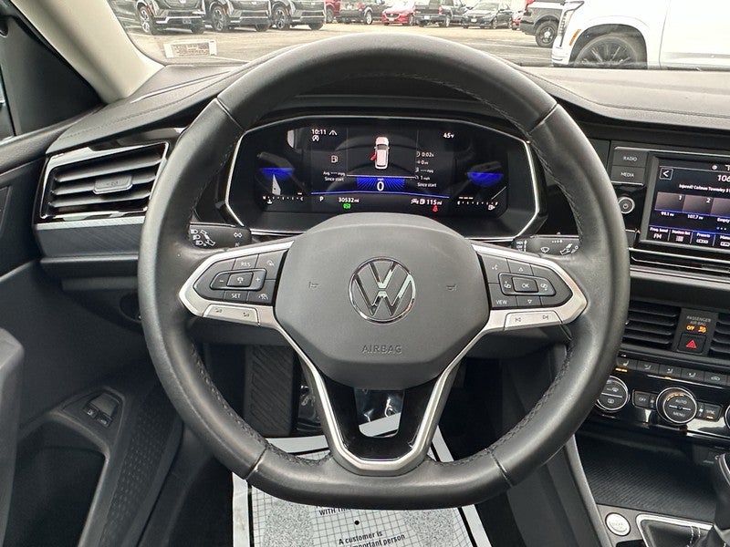 2023 Volkswagen Jetta SE Auto