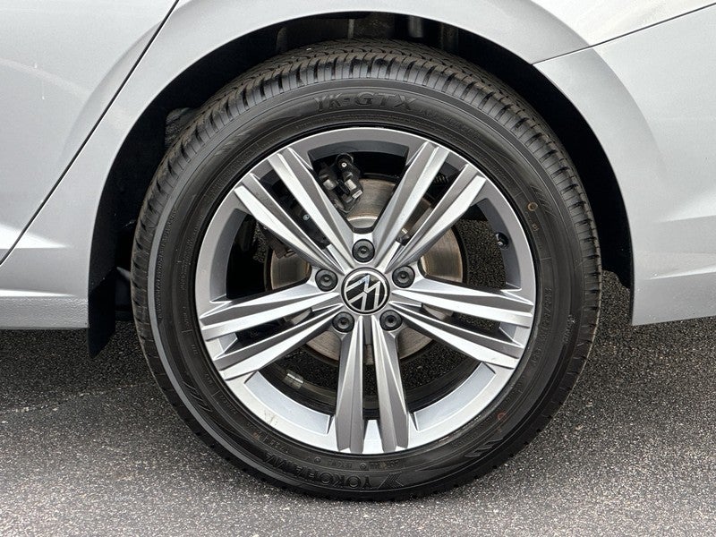 2023 Volkswagen Jetta SE Auto