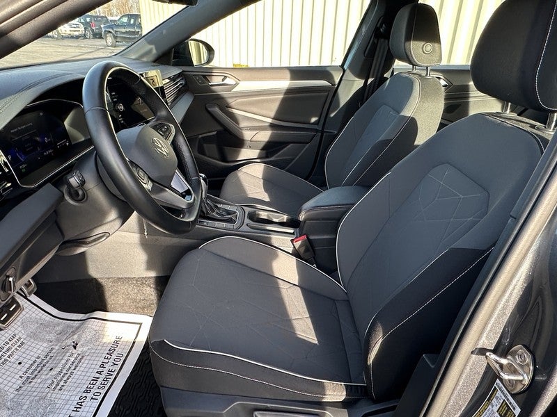 2025 Volkswagen Jetta Sport Auto