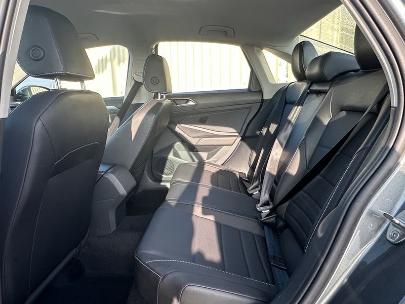 2023 Volkswagen Jetta SE Auto