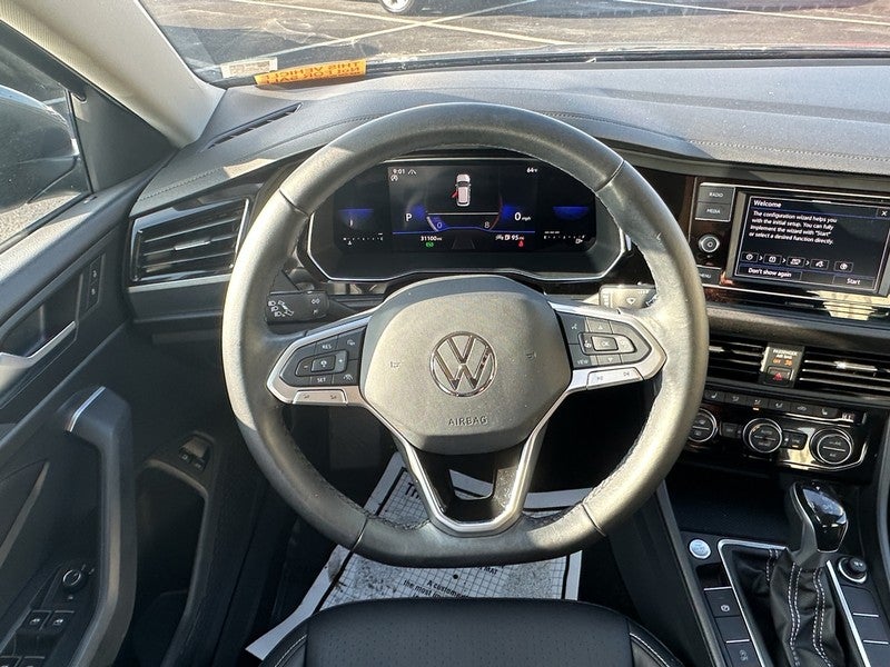 2023 Volkswagen Jetta SE Auto