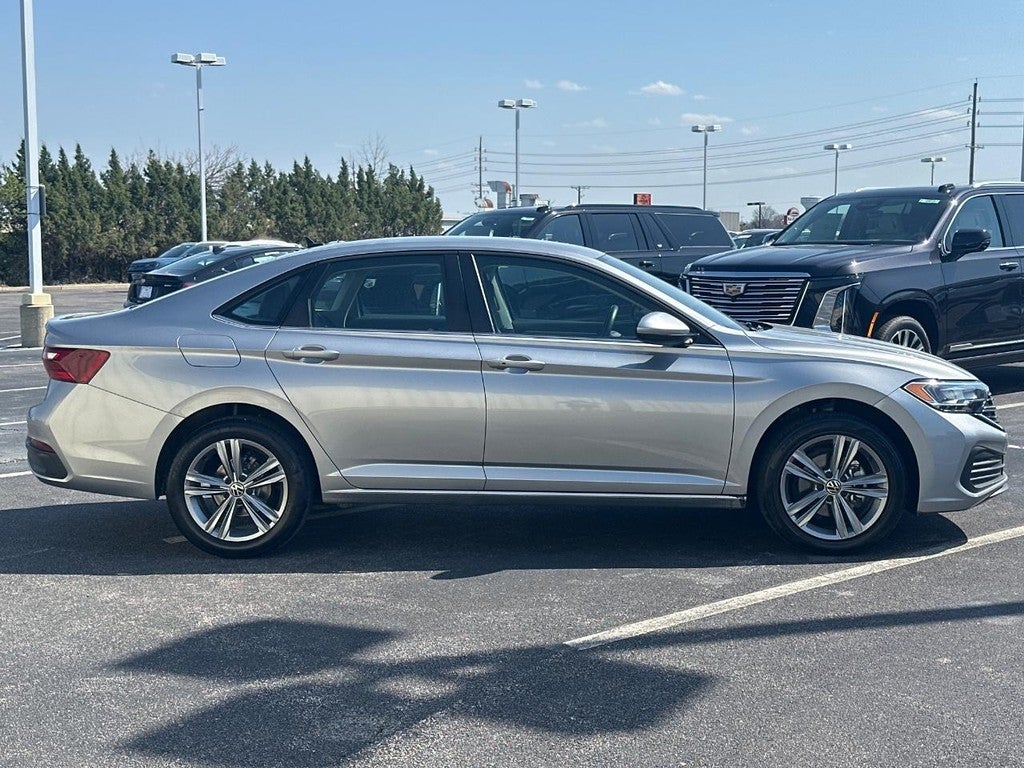2024 Volkswagen Jetta SE Auto