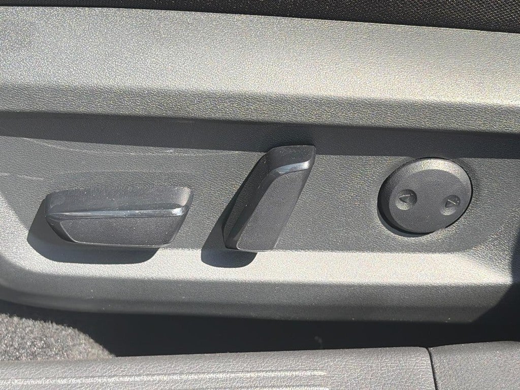 2025 Nissan Rogue FWD SV