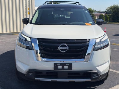 2022 Nissan Pathfinder SL 4WD
