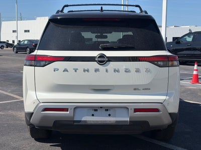 2022 Nissan Pathfinder SL 4WD