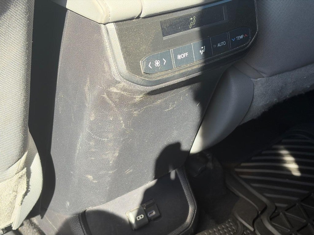 2022 Toyota Highlander LE AWD (Natl)