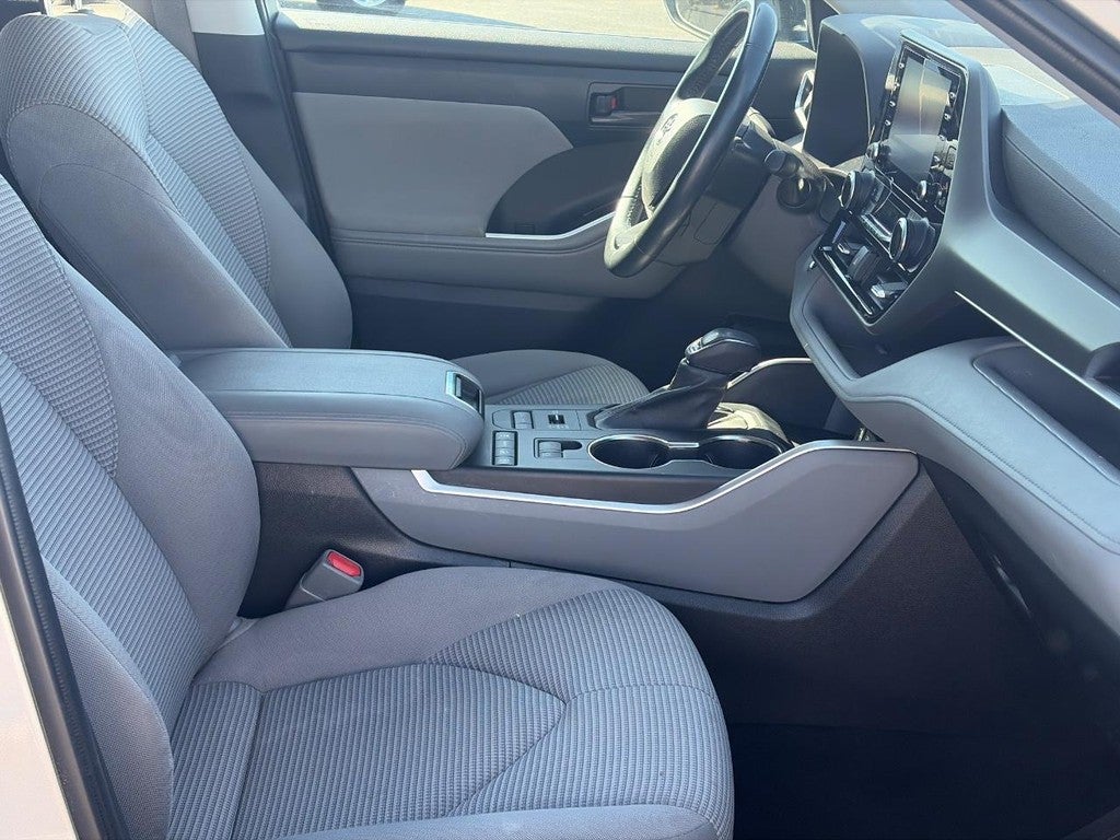 2022 Toyota Highlander LE AWD (Natl)