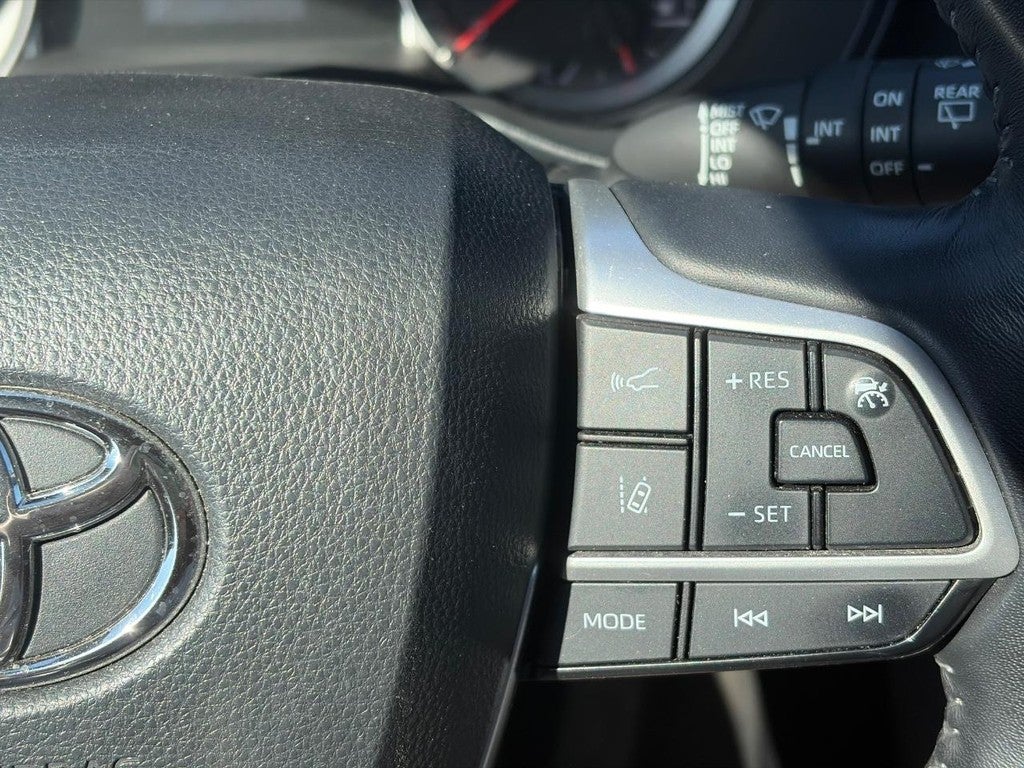2022 Toyota Highlander LE AWD (Natl)