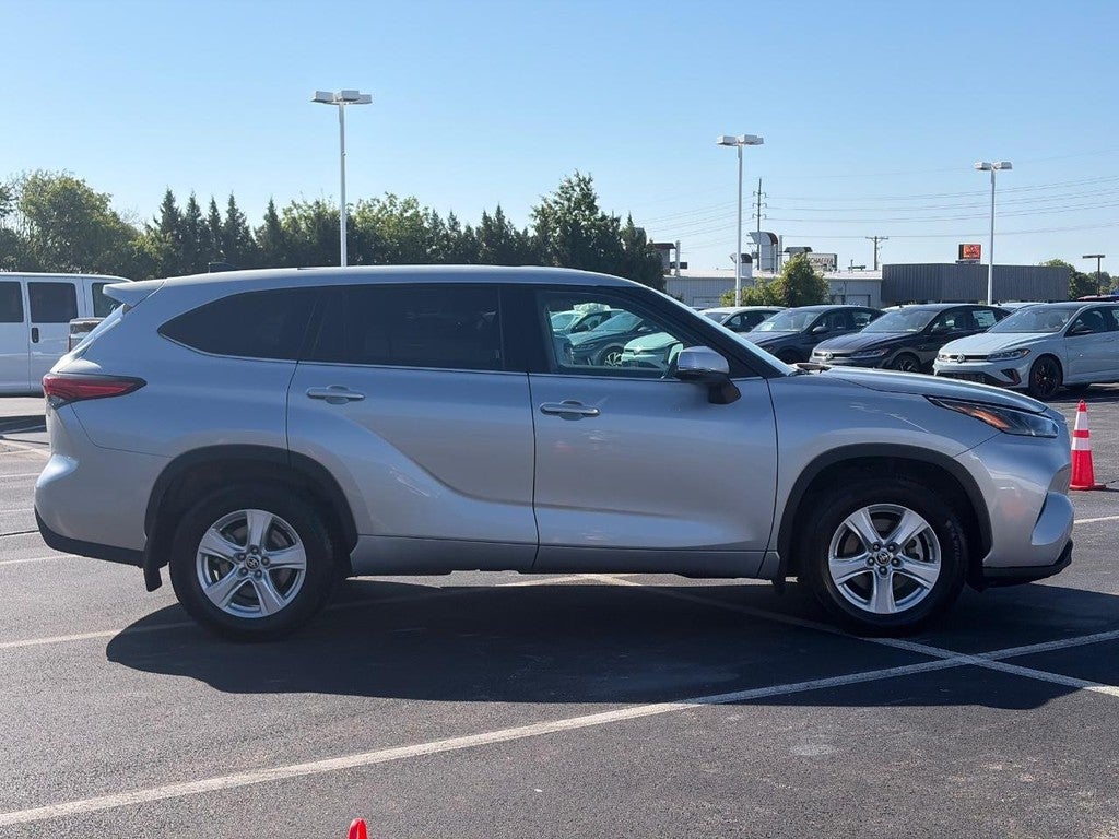 2022 Toyota Highlander LE AWD (Natl)