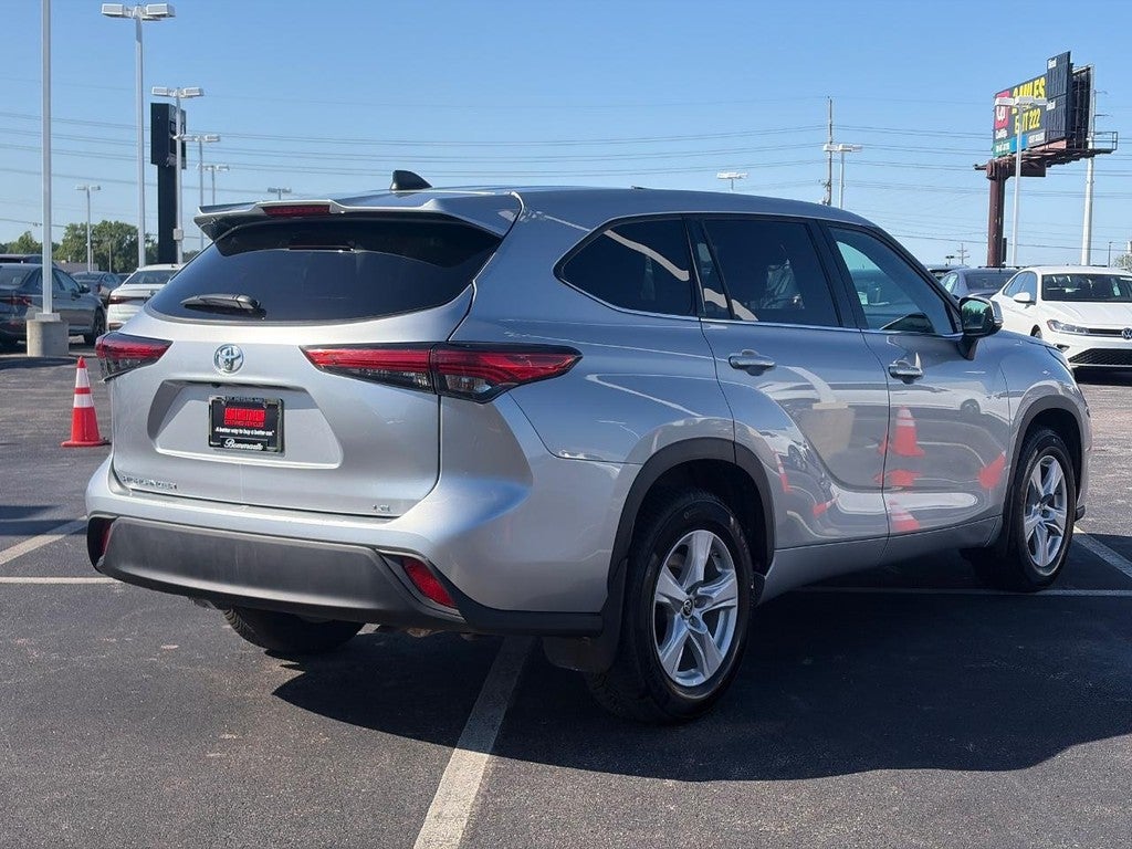2022 Toyota Highlander LE AWD (Natl)