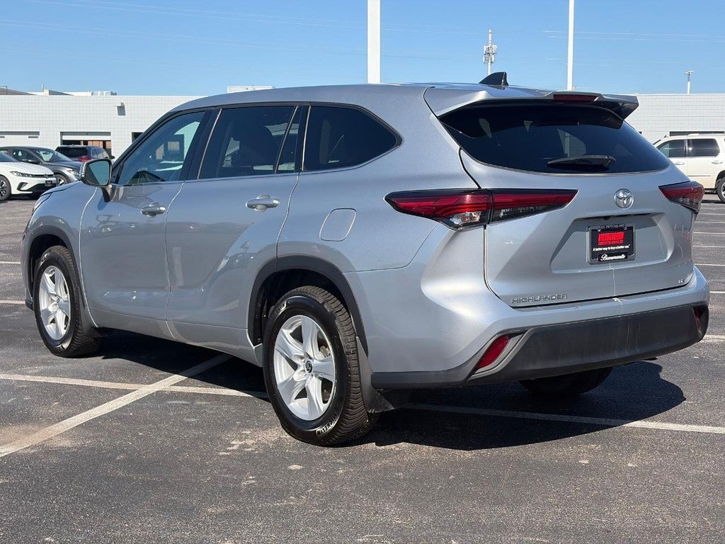 2022 Toyota Highlander LE AWD (Natl)
