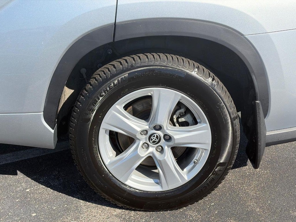 2022 Toyota Highlander LE AWD (Natl)