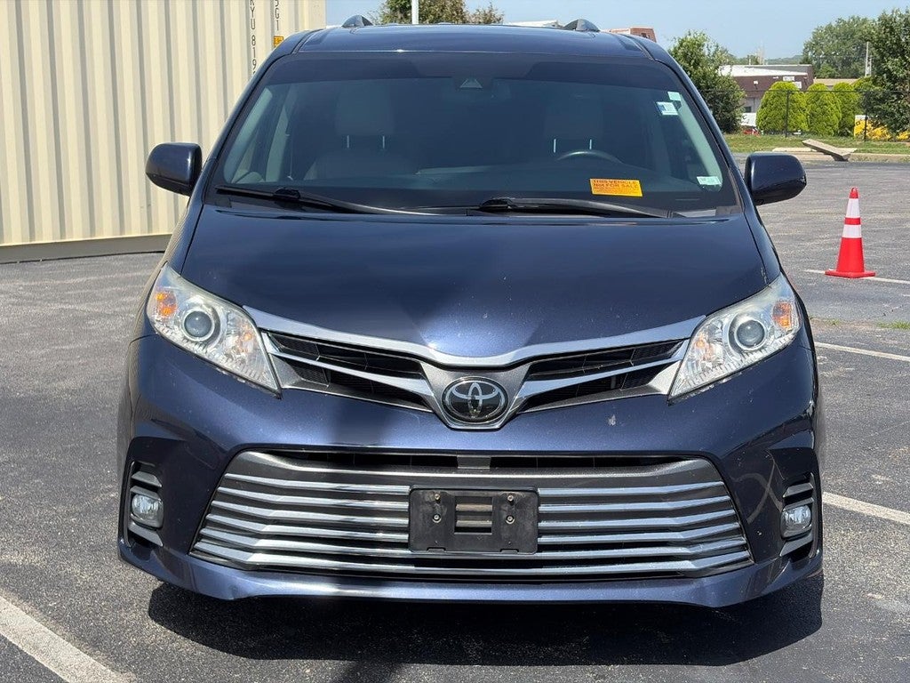 2020 Toyota Sienna XLE Premium FWD 8-Passenger