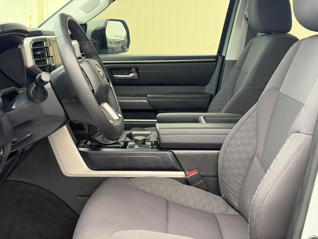 2023 Toyota Tundra 4WD SR5 CrewMax 5.5' Bed (Natl)