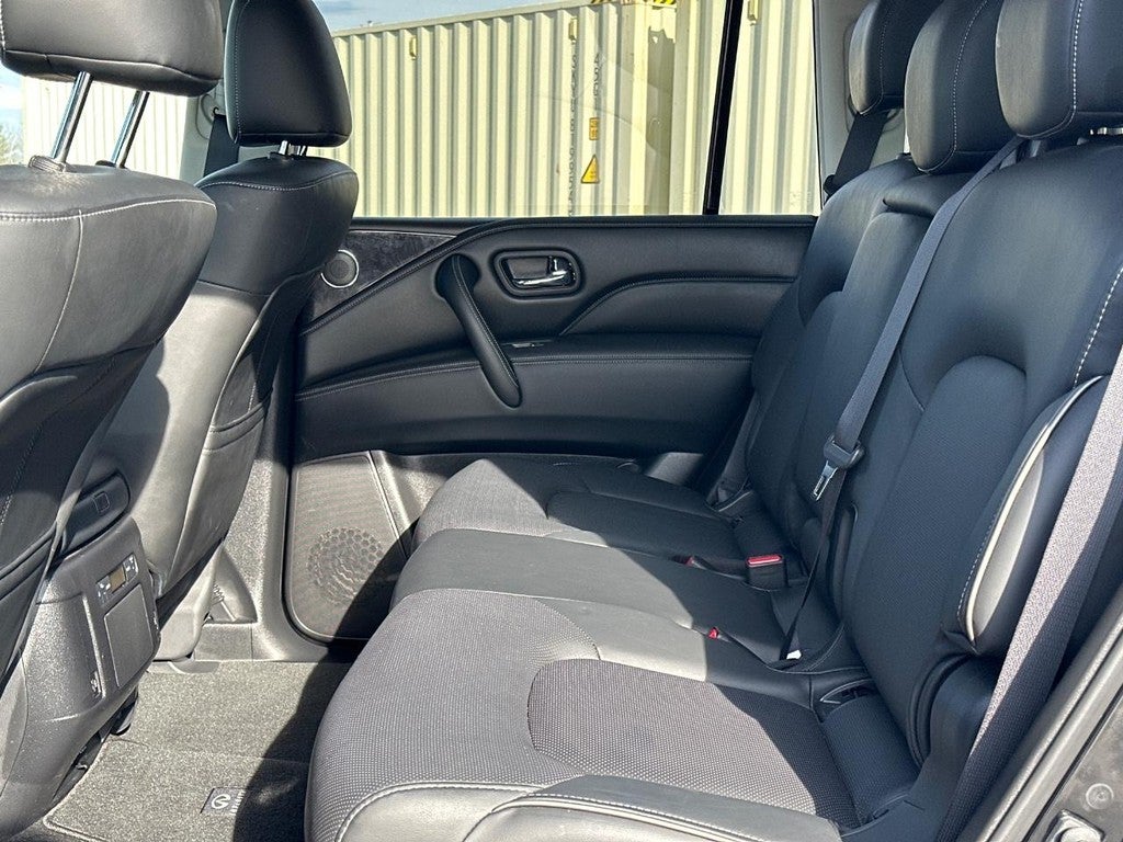 2023 INFINITI QX80 LUXE AWD