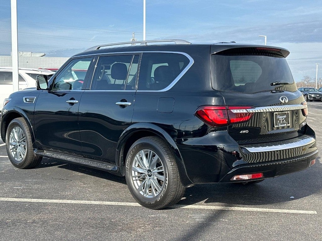 2023 INFINITI QX80 LUXE AWD