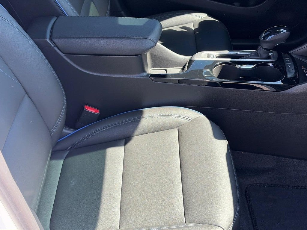 2025 Buick Envista FWD 4dr Sport Touring