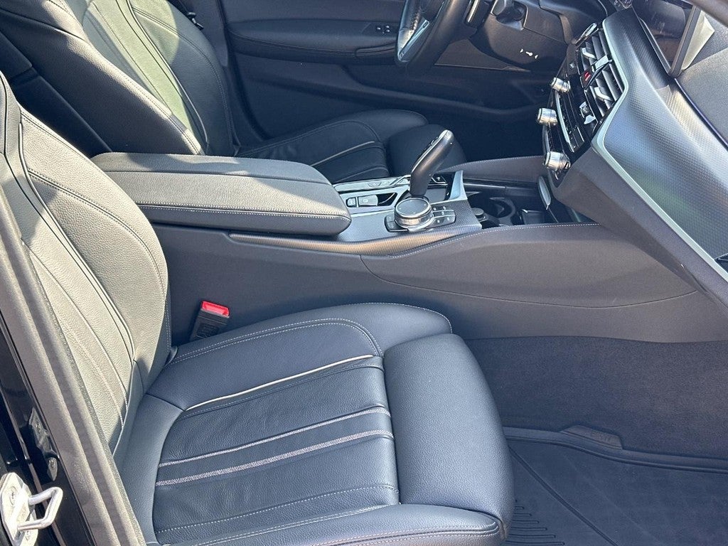 2023 BMW 5 Series M550i xDrive Sedan