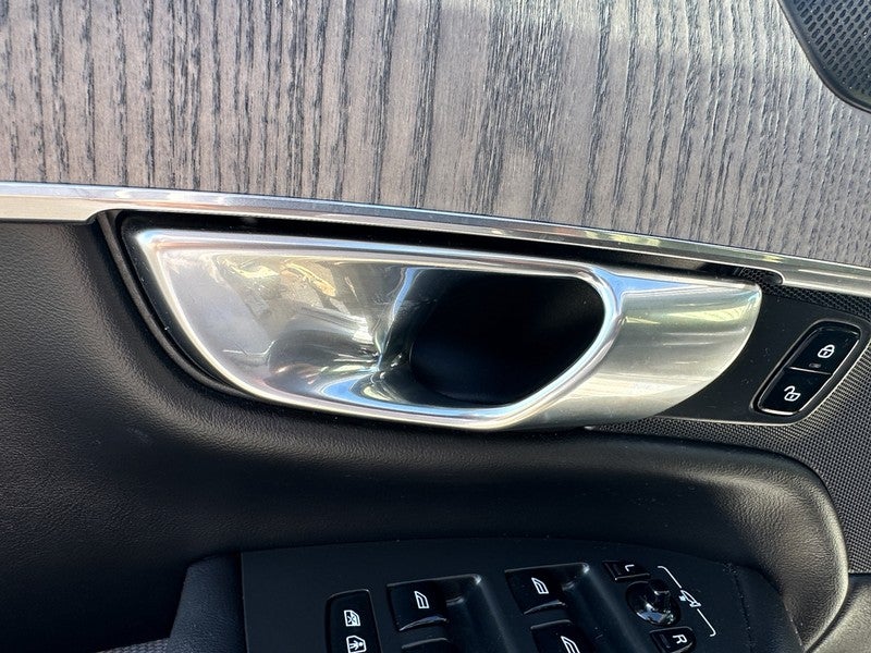2023 Volvo XC90 B6 AWD Ultimate 7P