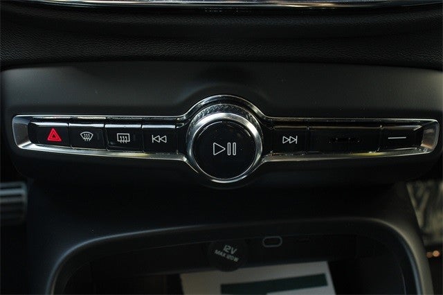 2021 Volvo XC40 Recharge P8 eAWD Pure Electric