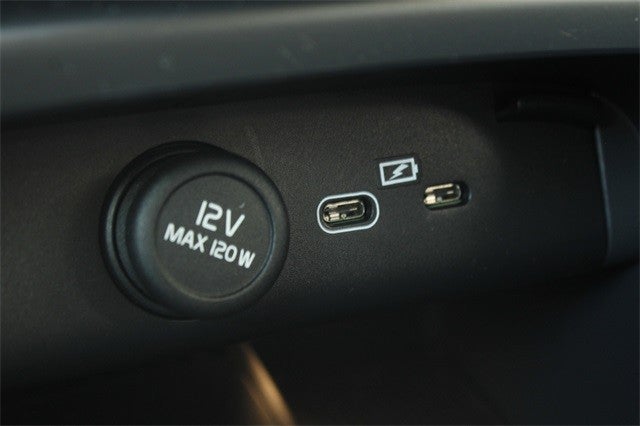 2021 Volvo XC40 Recharge P8 eAWD Pure Electric