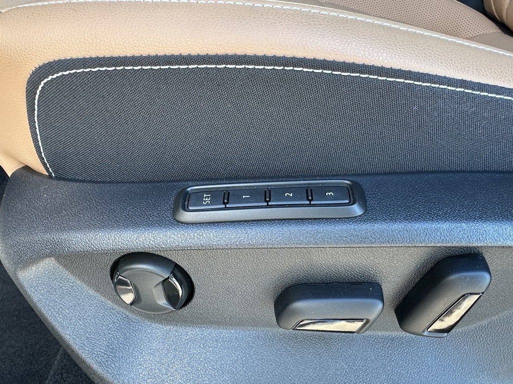 2026 Volkswagen Atlas Cross Sport 2.0T SEL R-Line Black 4MOTION