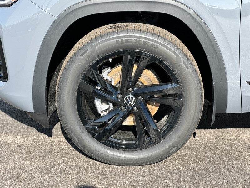 2026 Volkswagen Atlas Cross Sport 2.0T SEL R-Line Black 4MOTION