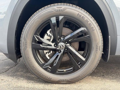 2026 Volkswagen Atlas Cross Sport 2.0T SEL R-Line Black 4MOTION