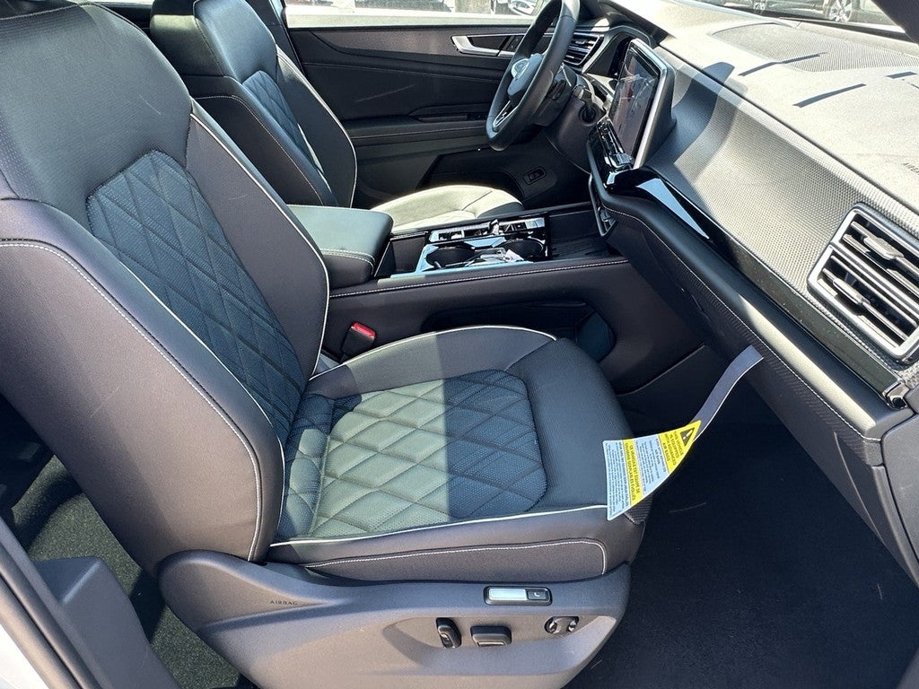 2026 Volkswagen Atlas Cross Sport 2.0T SEL Premium R-Line 4MOTION