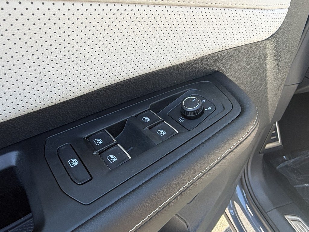 2026 Volkswagen Atlas Cross Sport 2.0T SEL Premium R-Line 4MOTION