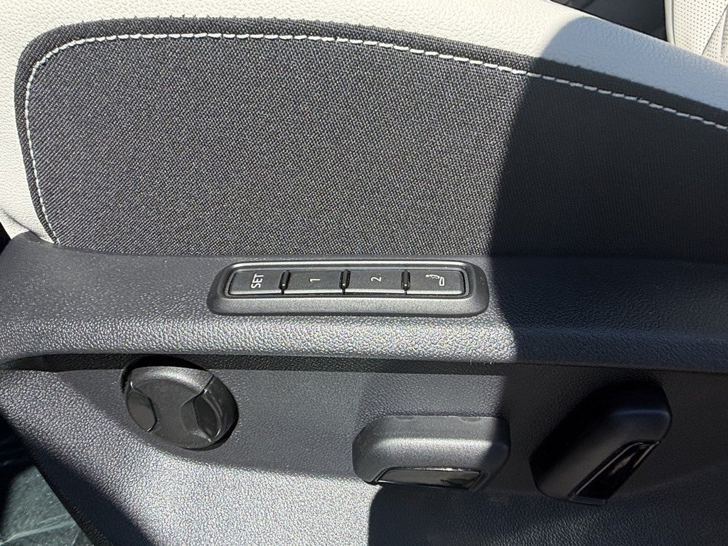 2026 Volkswagen Atlas Cross Sport 2.0T SEL Premium R-Line 4MOTION