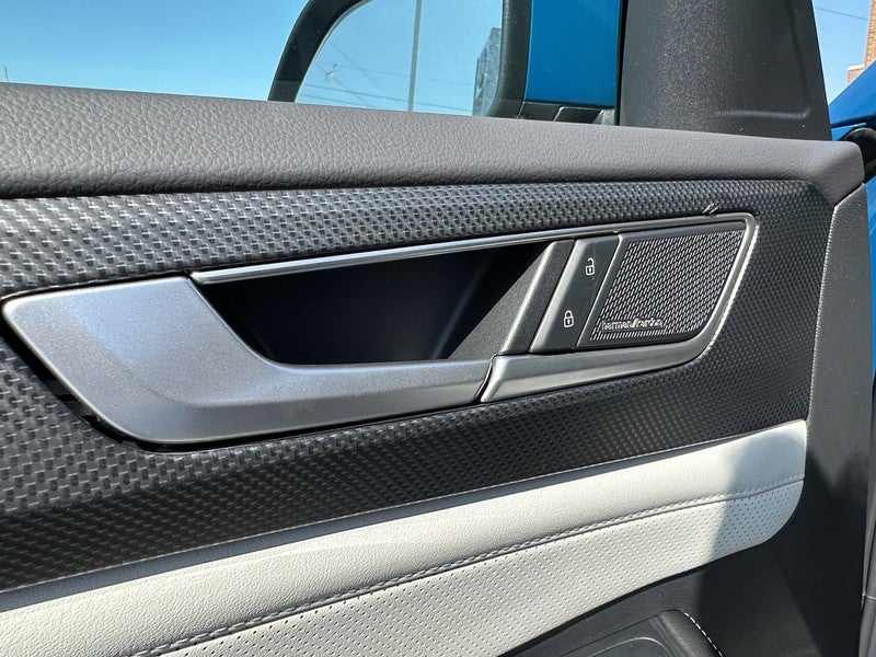 2025 Volkswagen Atlas Cross Sport 2.0T SEL Premium R-Line 4MOTION