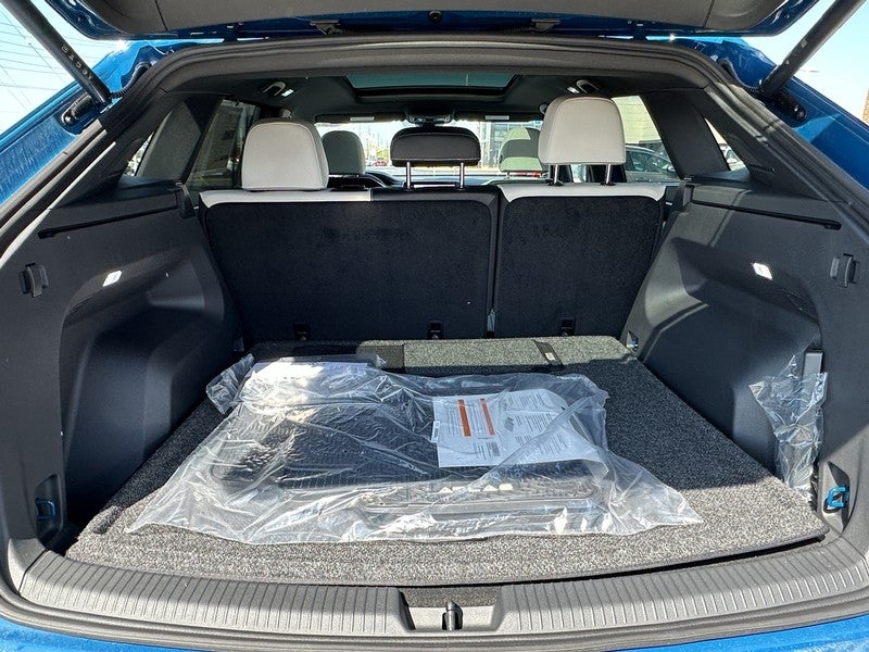 2025 Volkswagen Atlas Cross Sport 2.0T SEL Premium R-Line 4MOTION