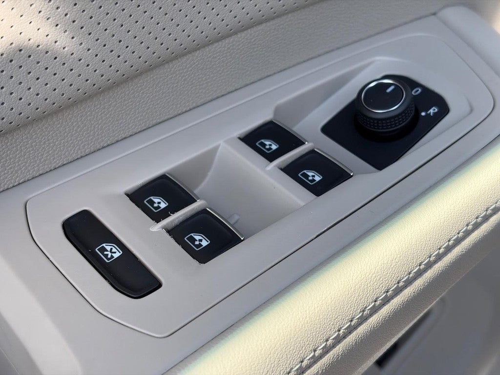 2026 Volkswagen Atlas 2.0T SE w/Technology 4MOTION