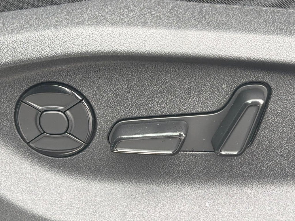 2027 Volkswagen Atlas SE w/Technology 4MOTION
