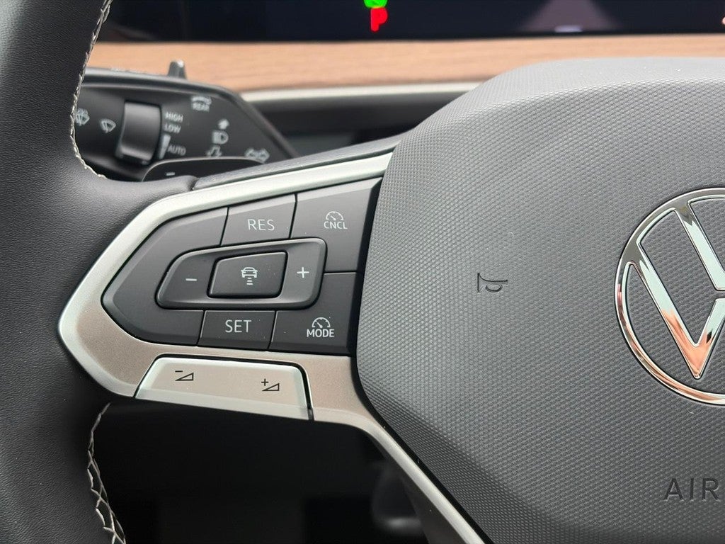 2027 Volkswagen Atlas SE w/Technology 4MOTION