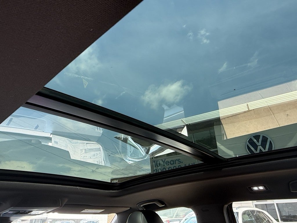 2026 Volkswagen Atlas Cross Sport 2.0T SE w/Technology FWD