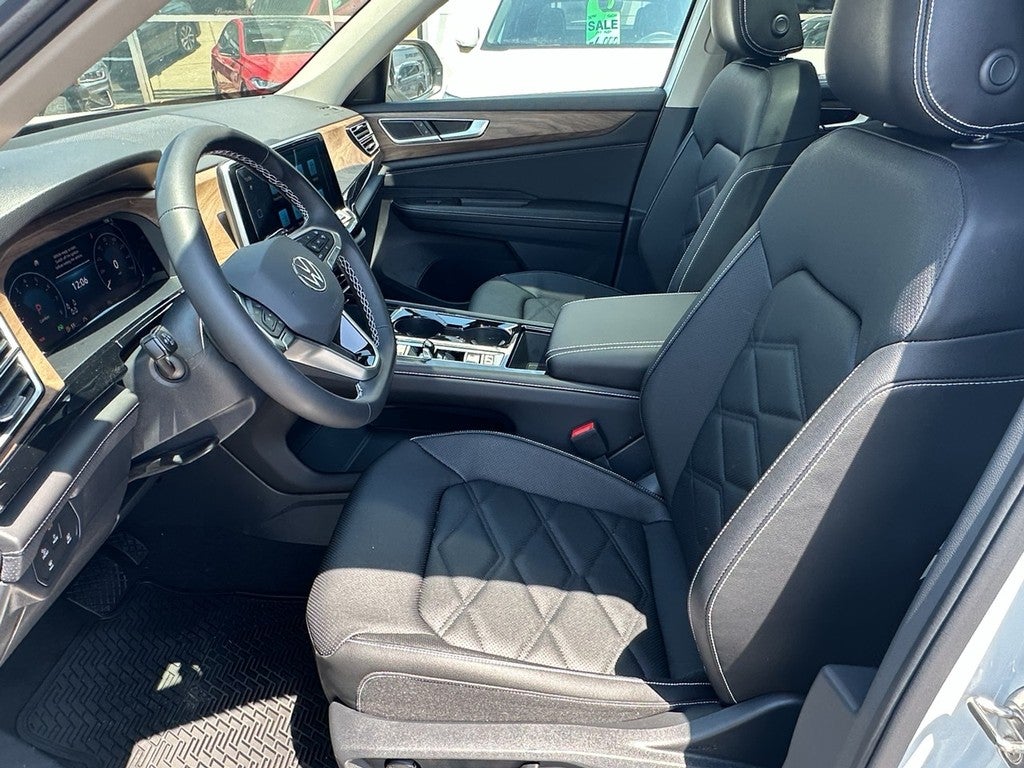 2026 Volkswagen Atlas 2.0T SE w/Technology FWD