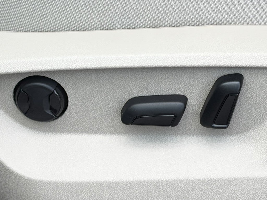 2026 Volkswagen Atlas 2.0T SE w/Technology FWD
