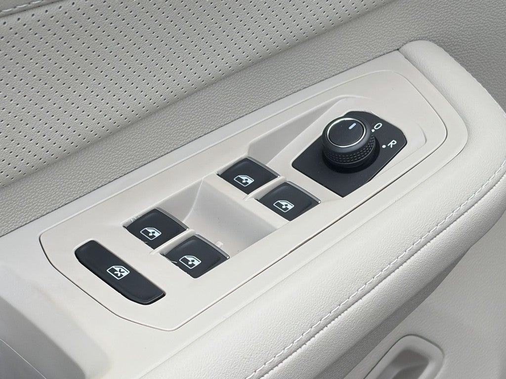 2026 Volkswagen Atlas 2.0T SE w/Technology FWD