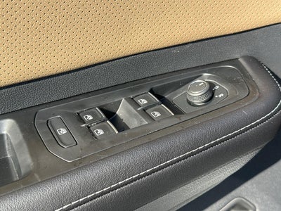 2026 Volkswagen Atlas Cross Sport 2.0T SE w/Technology 4MOTION