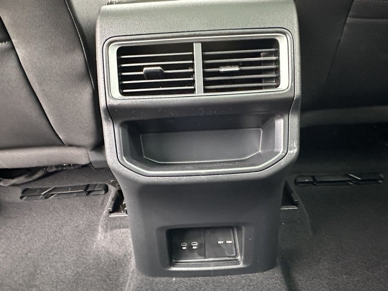 2026 Volkswagen Atlas Cross Sport 2.0T SE w/Technology 4MOTION